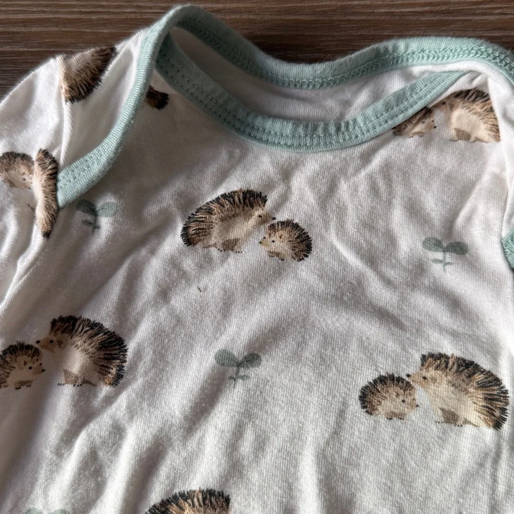 FREE WITH PURCHASE - Kyte baby porcupine print short sleeves bamboo bodysuit